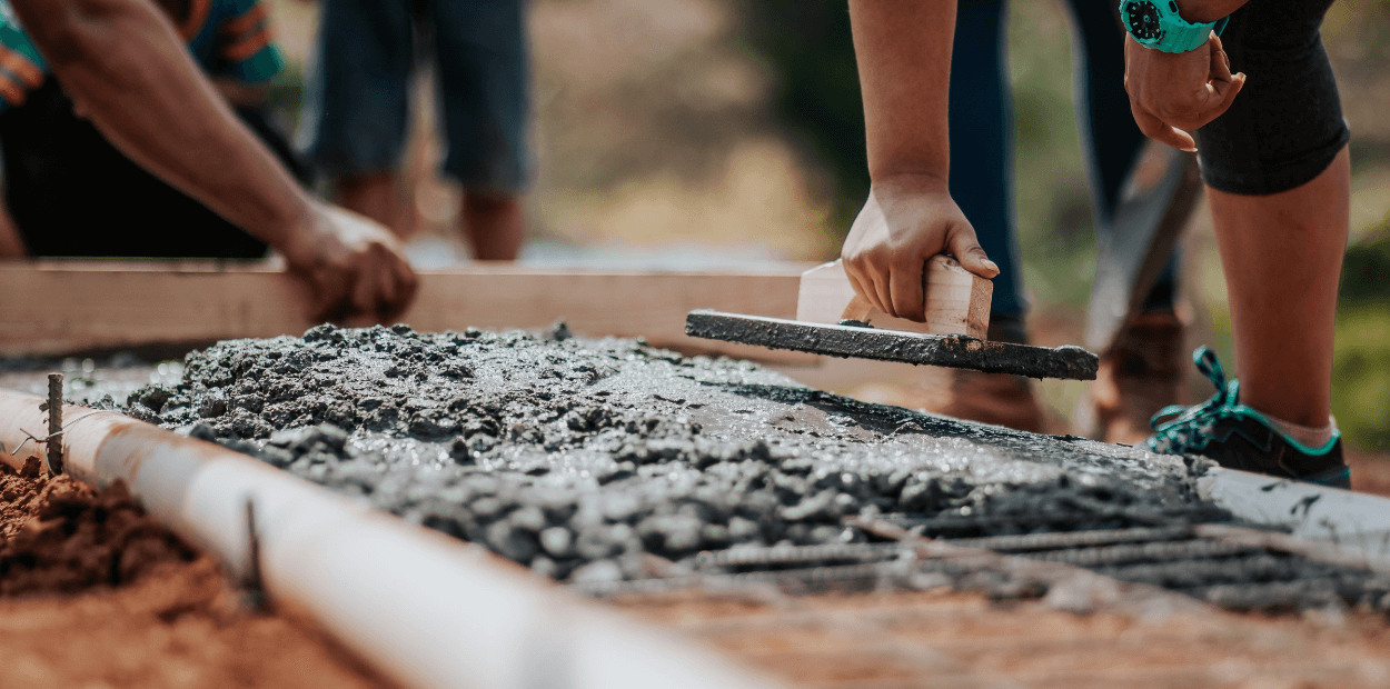 Produção na construção acelera para 5,3% em maio