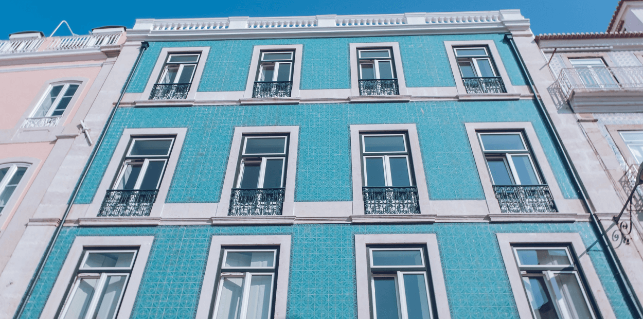 Reabilitação urbana sobe 2,8% em agosto: prédio reabilitado