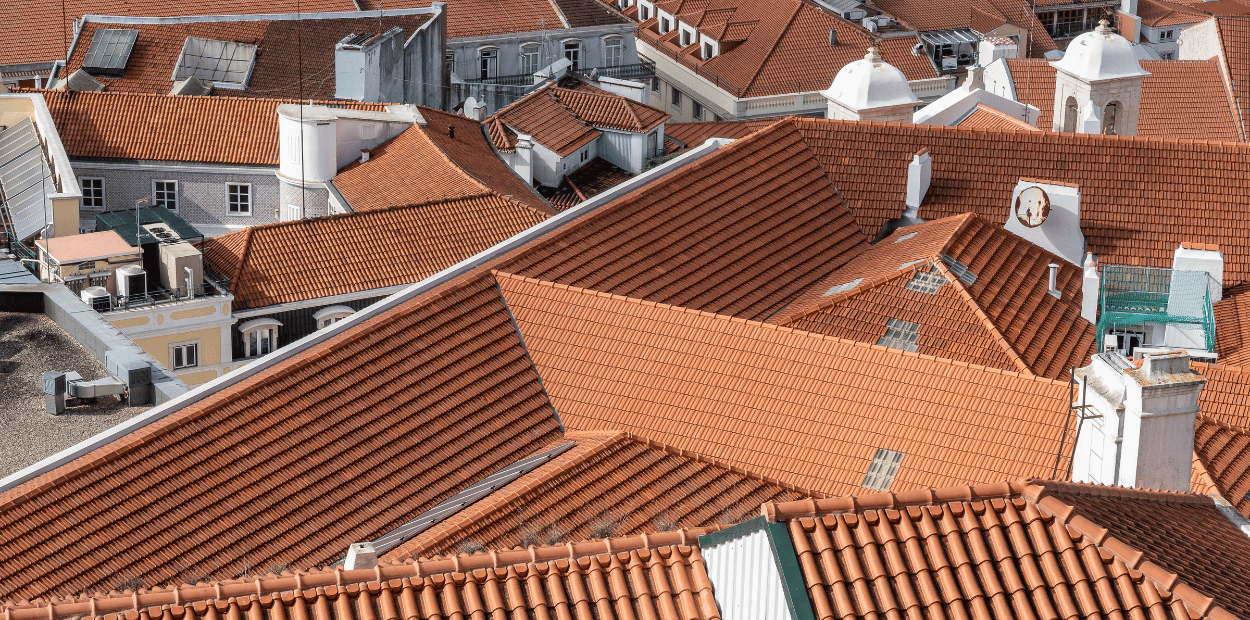 IHRU e Segurança Social assinam acordos para disponibilizar habitações a 590 famílias