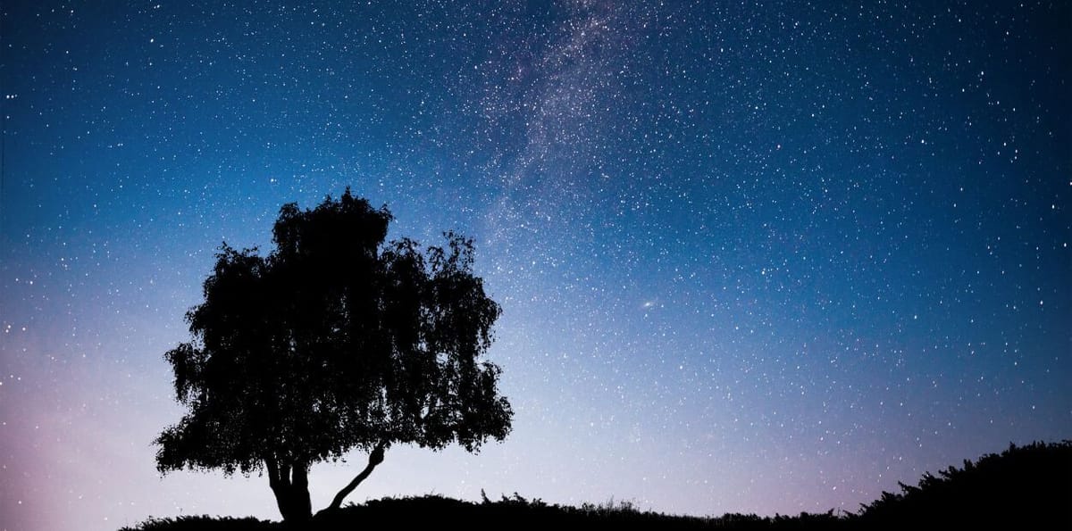 Cometa à vista e chuvas de estrelas iluminam o céu de outubro