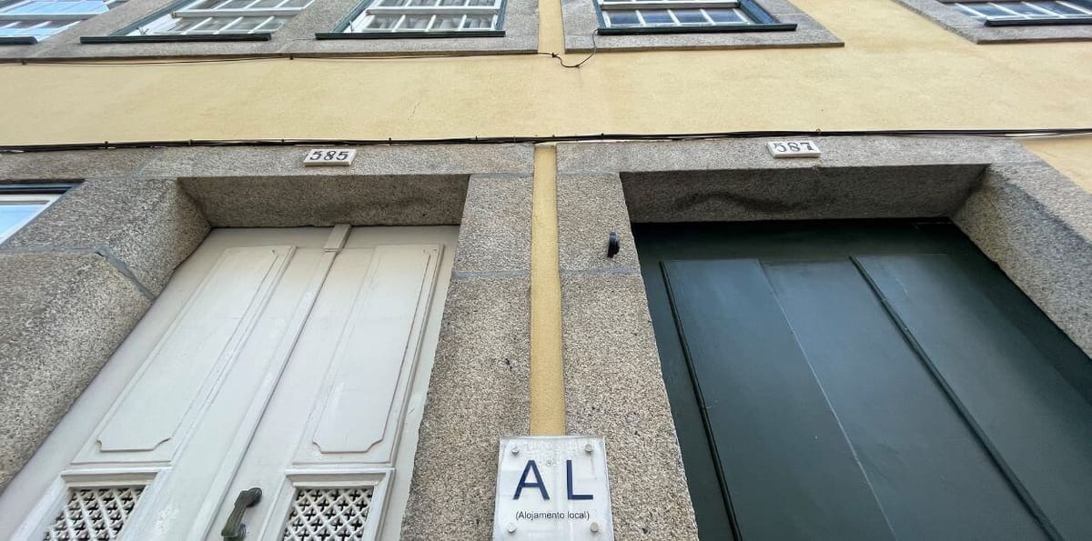 Assembleia Municipal de Lisboa aprova “suspensão imediata” de novos registos de alojamento local