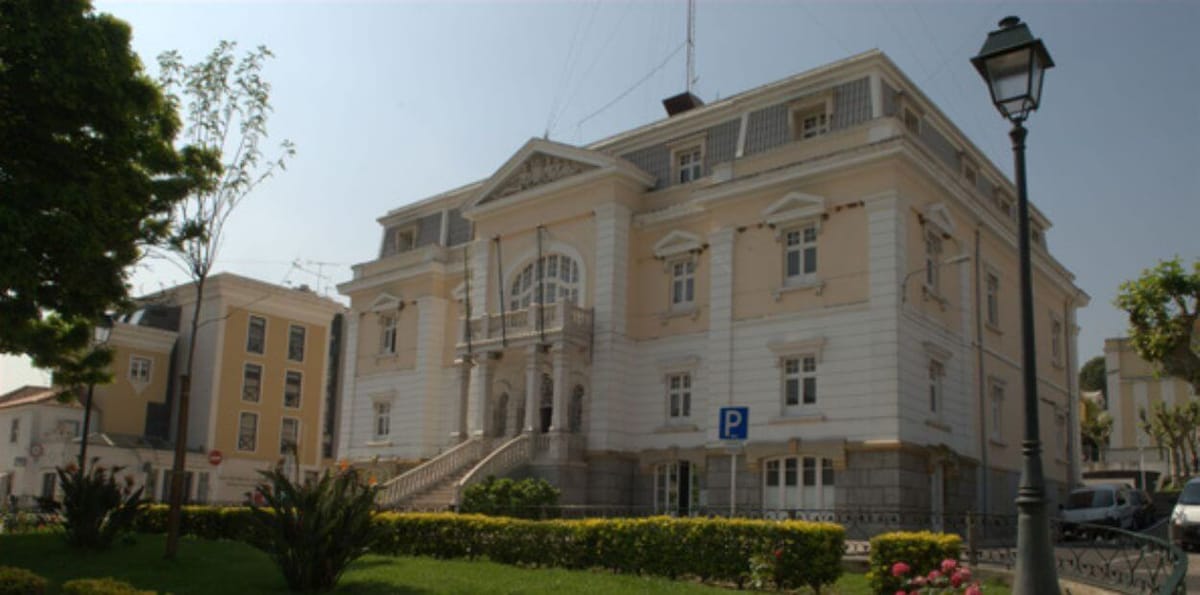 Câmara de Loures vai adquirir 270 habitações para famílias desfavorecidas