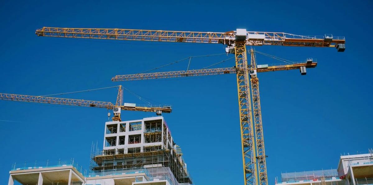 Crescimento da produção na construção abranda para 4,8% em janeiro - INE