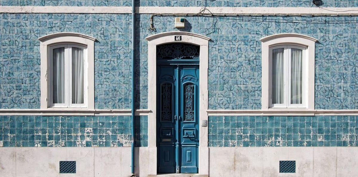 Falta de profissionais leva conservatórias a suspender programa “Casa Pronta”