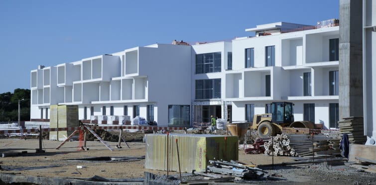 Cascais aprova aquisição de 79 casas e reabilitação de 73 prédios