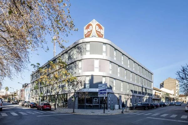 ECS compra hotel B&B Montijo