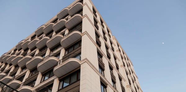 Bruxelas ouve setor para habitação acessível na UE e quer rever ajudas estatais