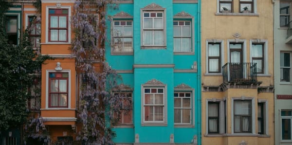 Líderes da UE discutem em outubro pela primeira vez crise da habitação