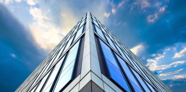 Imobiliário comercial cresce em 2025 com peso do investimento estrangeiro